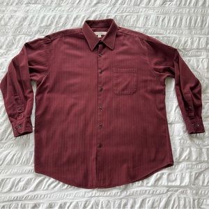 Men’s Perry Ellis Maroon Long Sleeve Dress Shirt. Size: 17 34/35